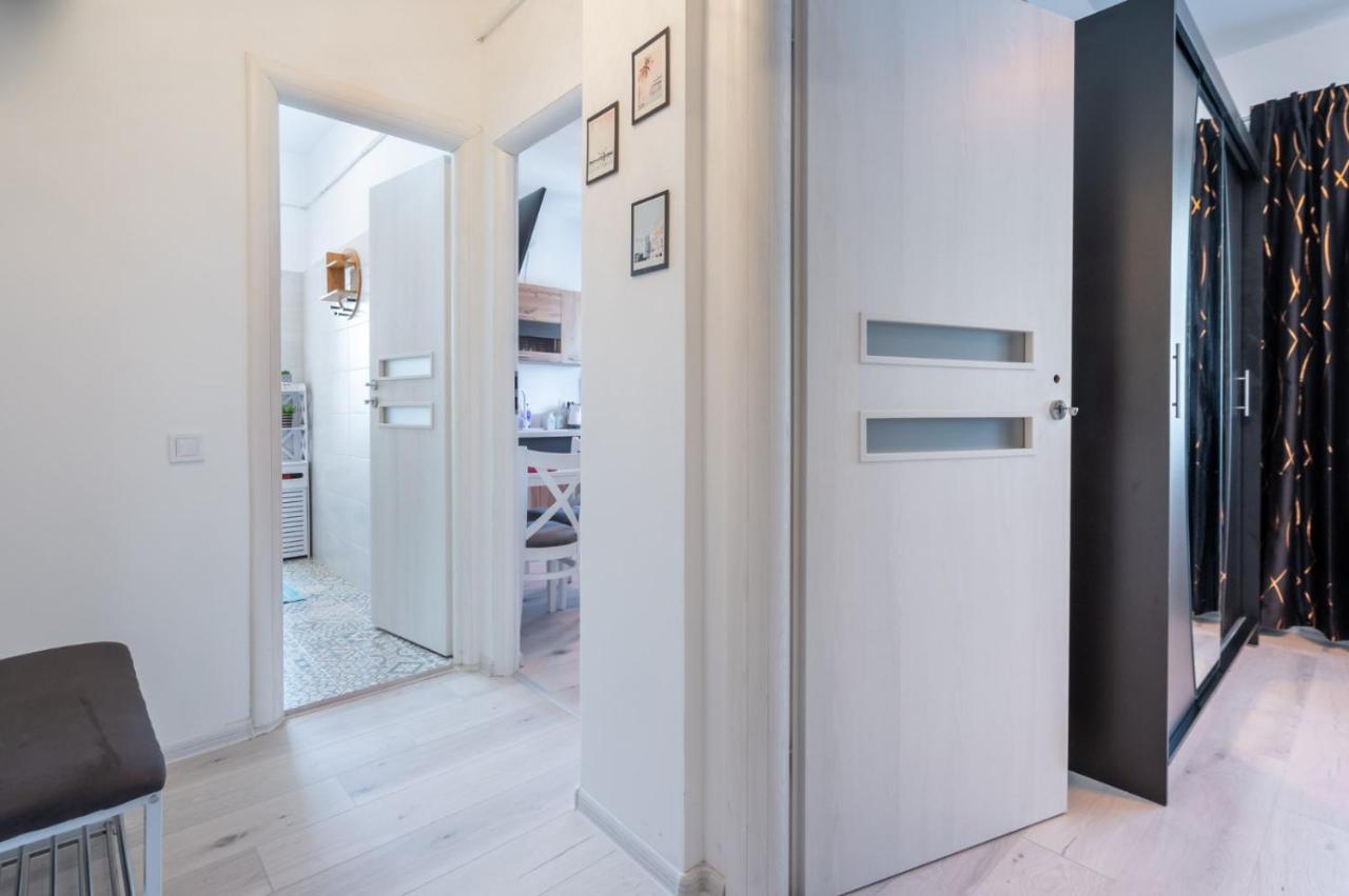 Spacious And Cozy Apartment In Central Bucureşti Eksteriør bilde